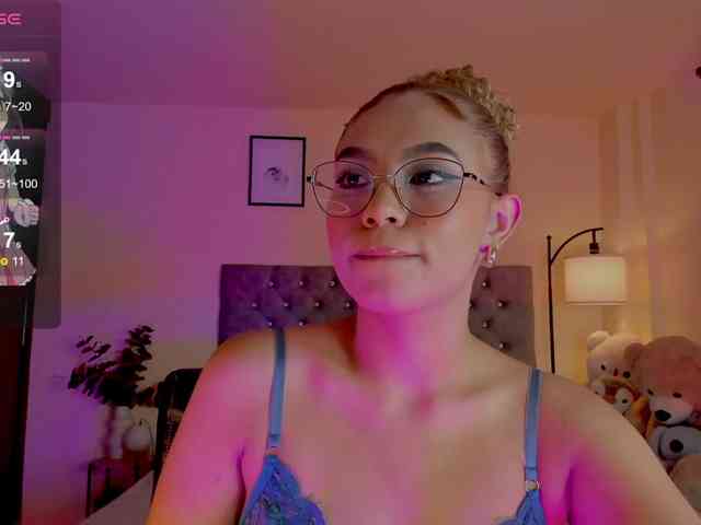 Ximena-sotto webcam