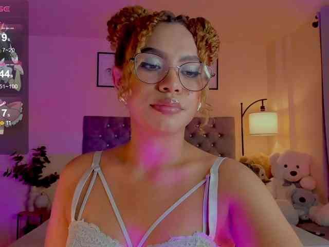 Ximena-sotto webcam