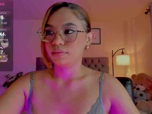Ximena-sotto webcam