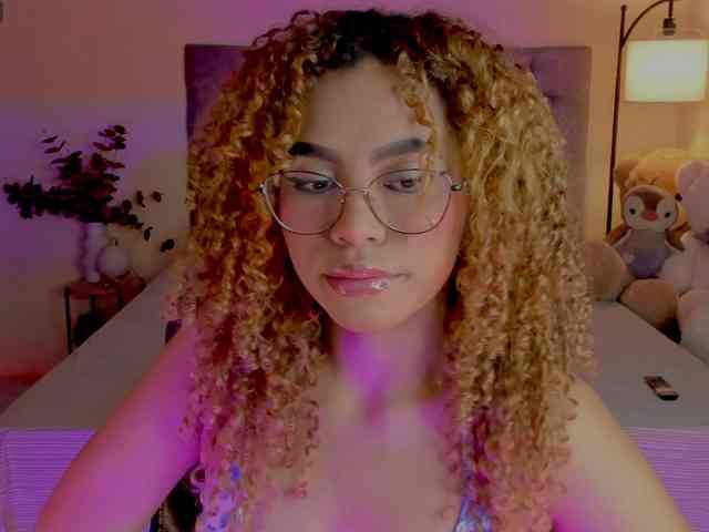 Ximena-sotto webcam