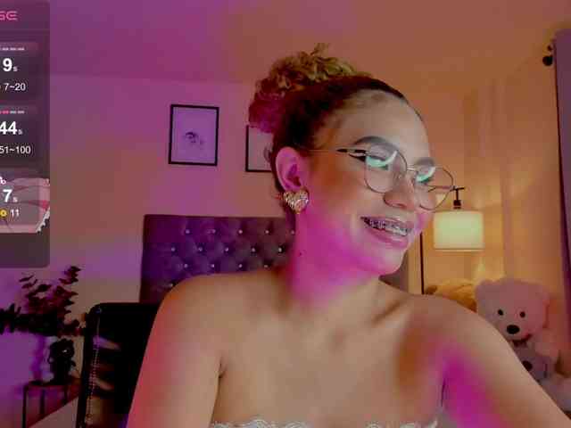 Ximena-sotto webcam