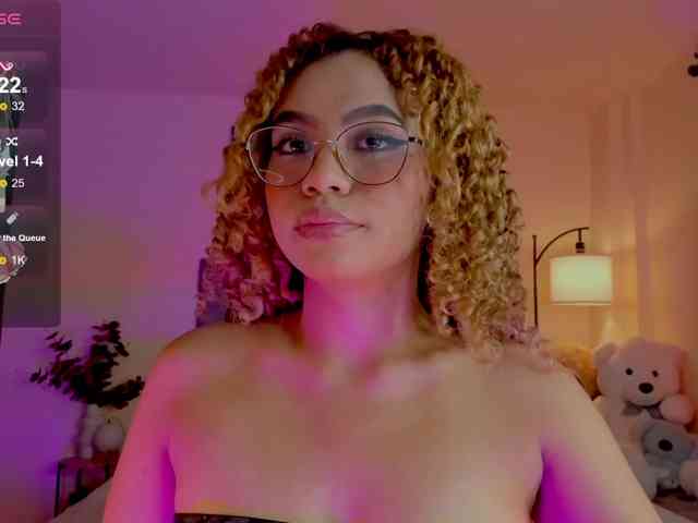 Ximena-sotto webcam