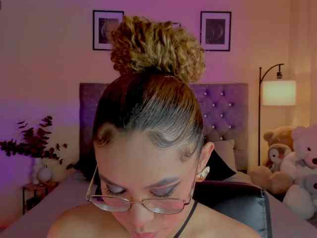 Ximena-sotto webcam