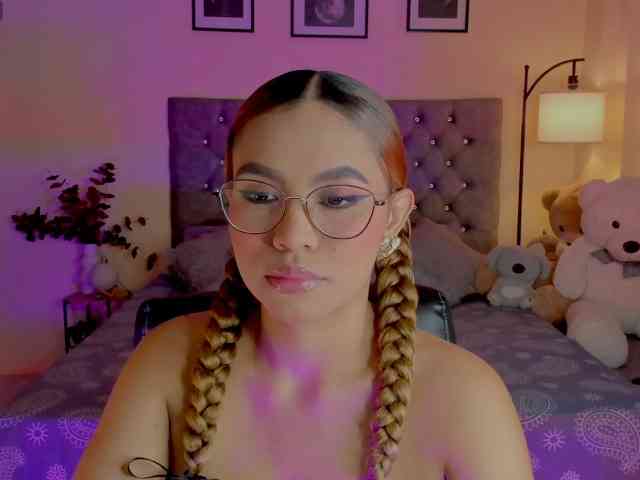 Ximena-sotto webcam
