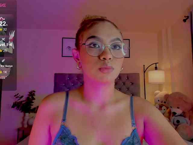 Ximena-sotto webcam