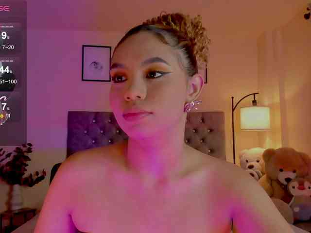 Ximena-sotto webcam