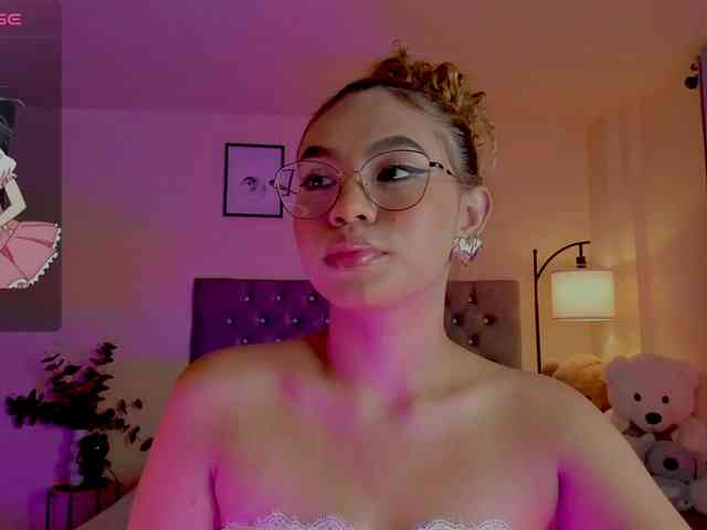 Ximena-sotto webcam