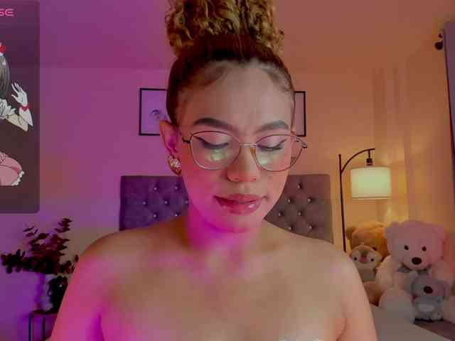 Ximena-sotto webcam
