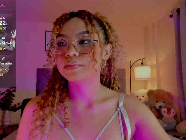 Ximena-sotto webcam