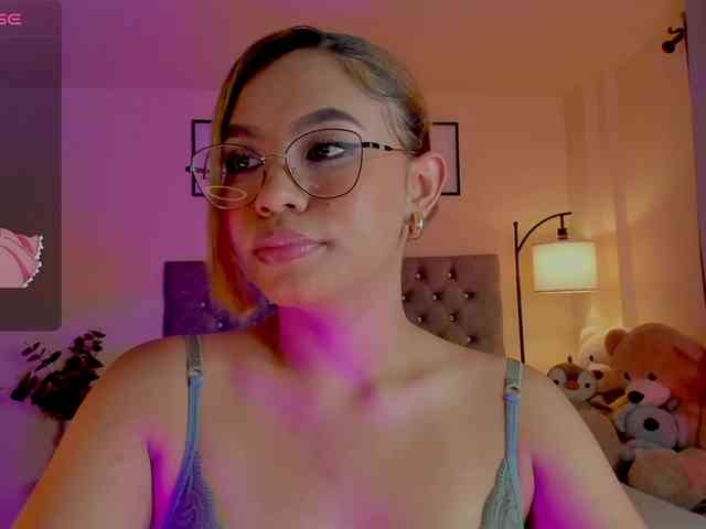 Ximena-sotto webcam