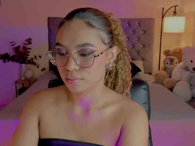 Ximena-sotto webcam