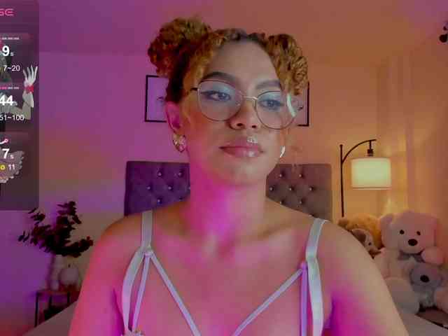 Ximena-sotto webcam