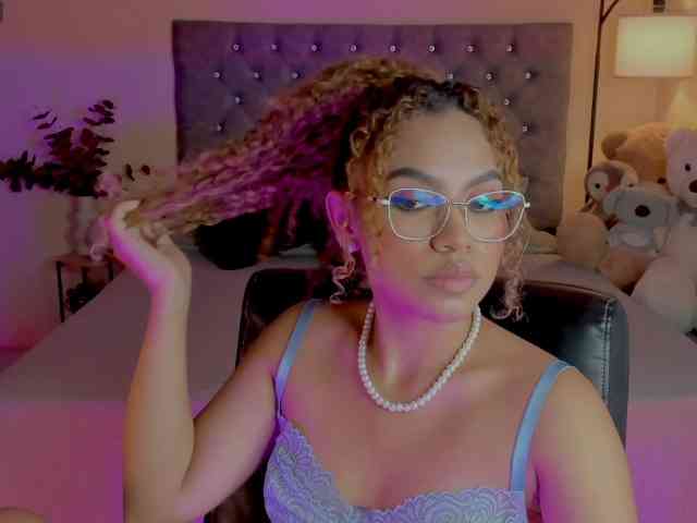 Ximena-sotto webcam