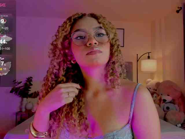 Ximena-sotto webcam