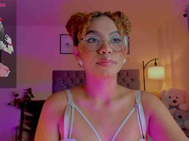 Ximena-sotto webcam