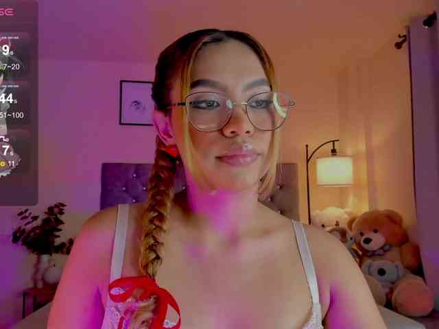 Ximena-sotto webcam