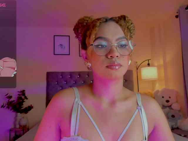 Ximena-sotto webcam