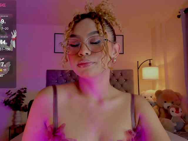 Ximena-sotto webcam