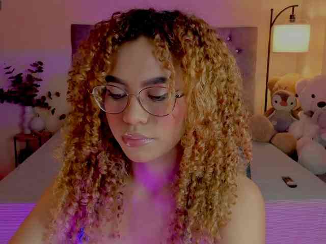 Ximena-sotto webcam