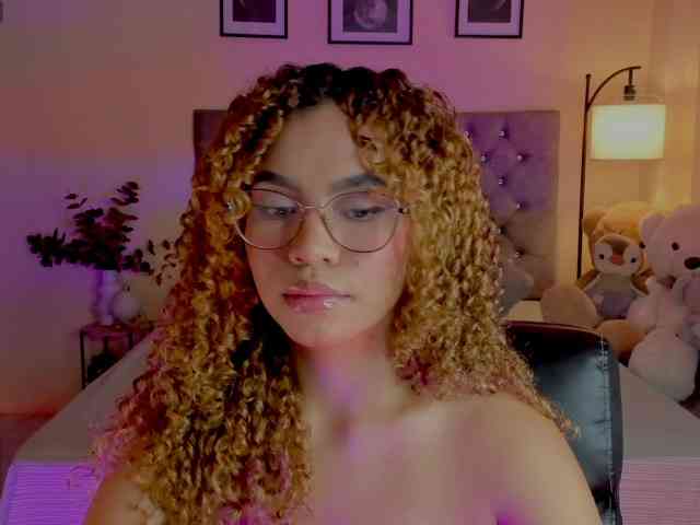 Ximena-sotto webcam