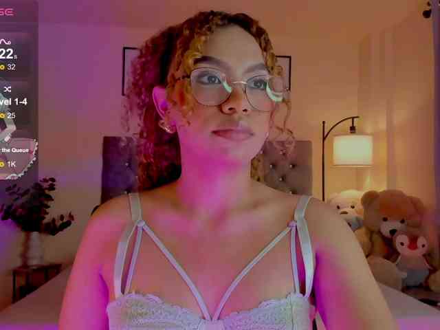 Ximena-sotto webcam