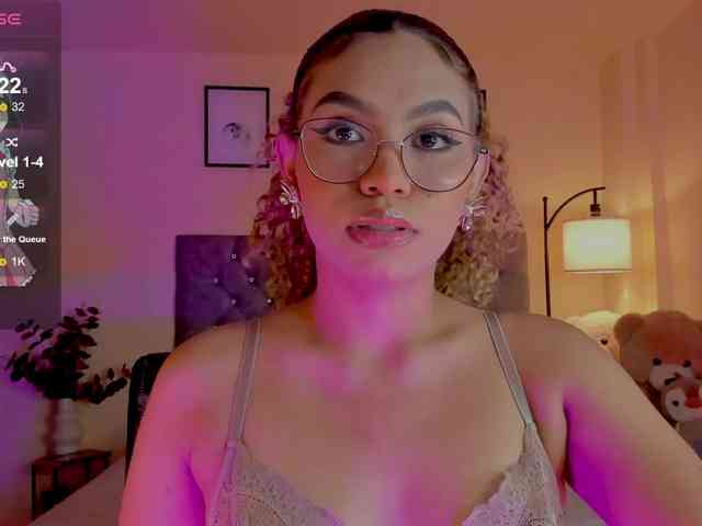 Ximena-sotto webcam