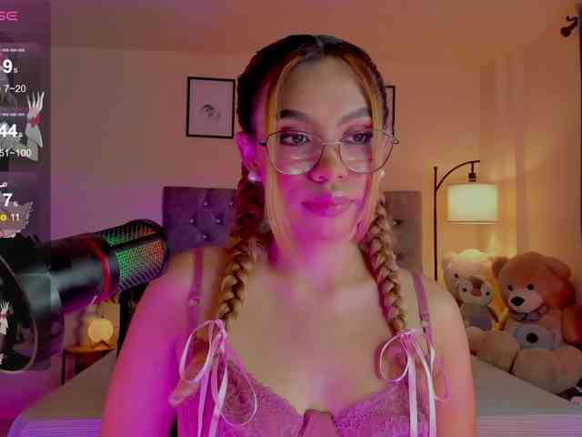 Ximena-sotto webcam