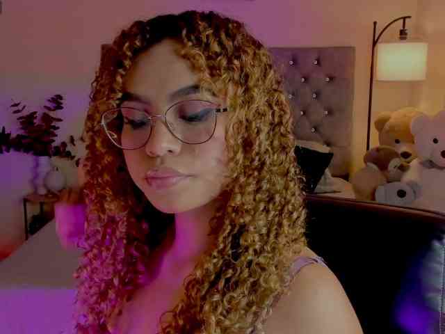 Ximena-sotto webcam
