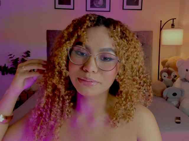 Ximena-sotto webcam