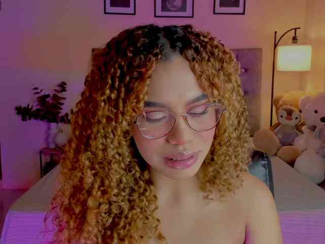 Ximena-sotto webcam