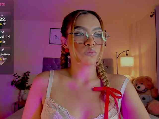 Ximena-sotto webcam