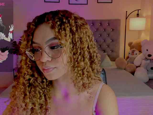 Ximena-sotto webcam