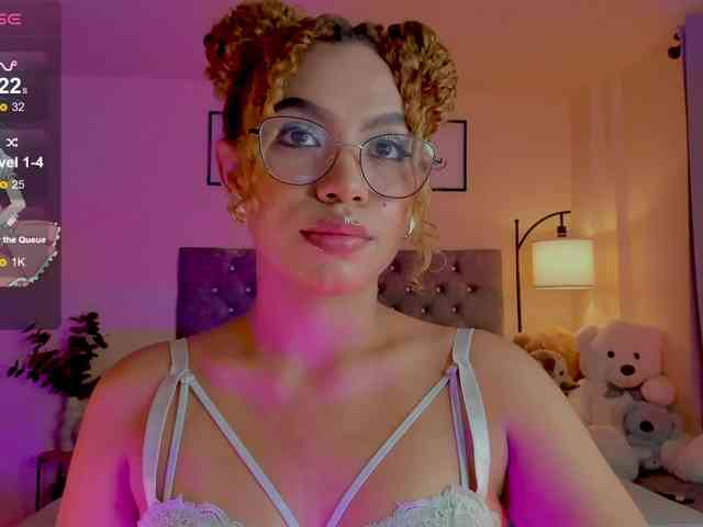 Ximena-sotto webcam