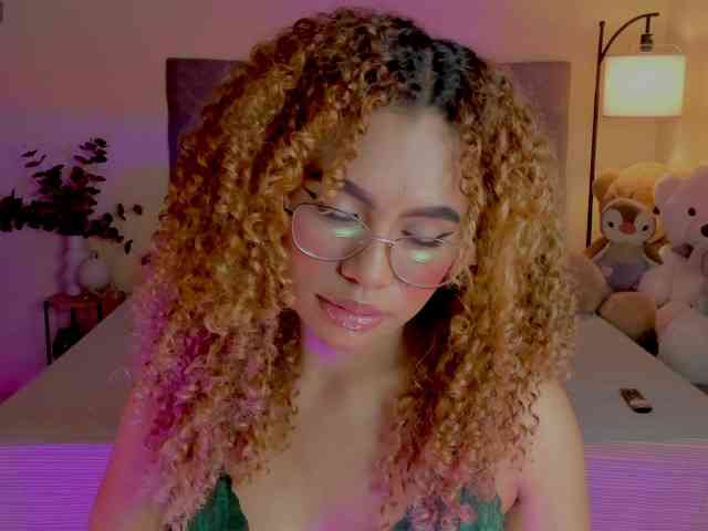 Ximena-sotto webcam