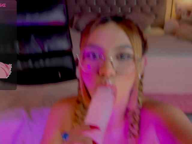 Ximena-sotto webcam