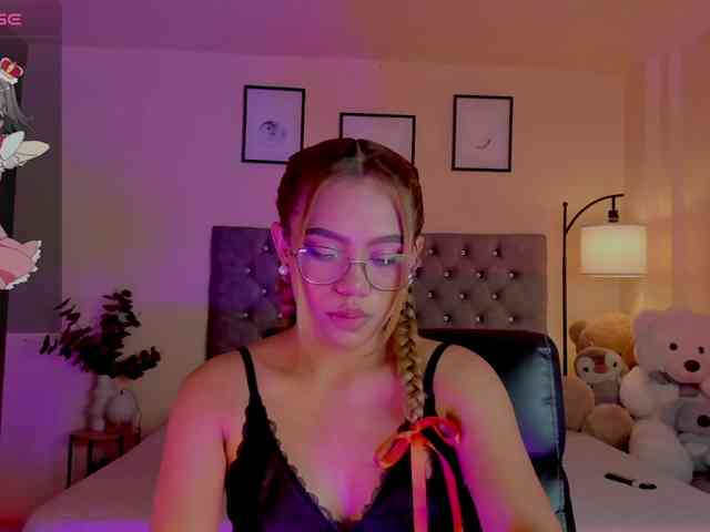 Ximena-sotto webcam