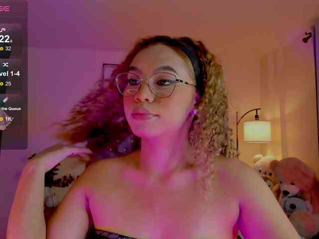 Ximena-sotto webcam