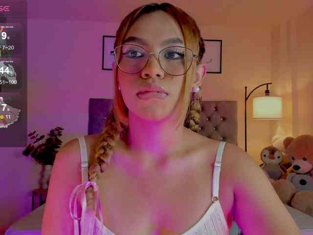 Ximena-sotto webcam