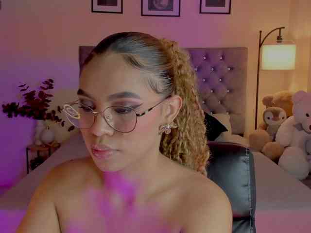 Ximena-sotto webcam