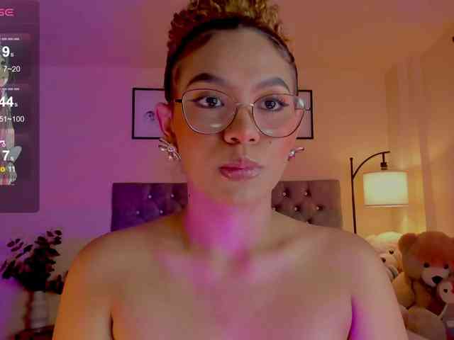 Ximena-sotto webcam