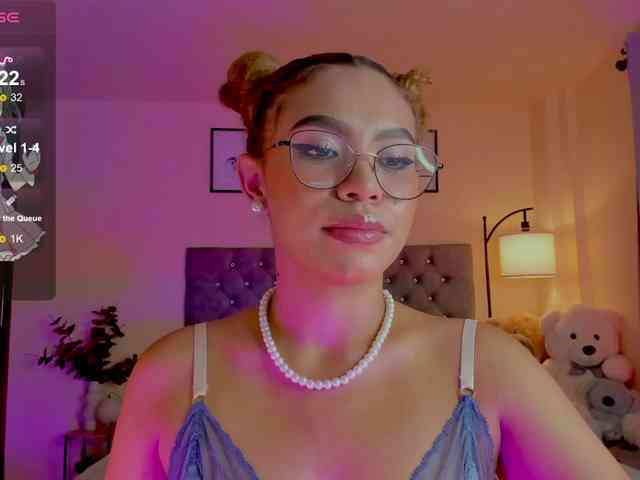 Ximena-sotto webcam