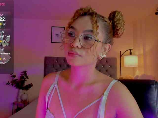 Ximena-sotto webcam