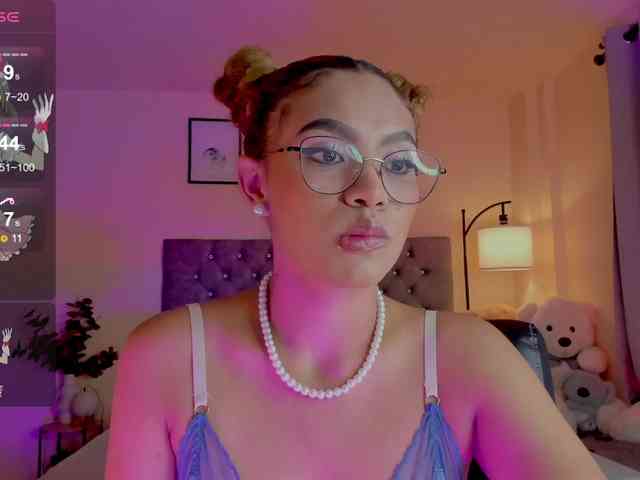 Ximena-sotto webcam