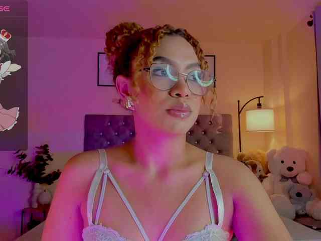Ximena-sotto webcam