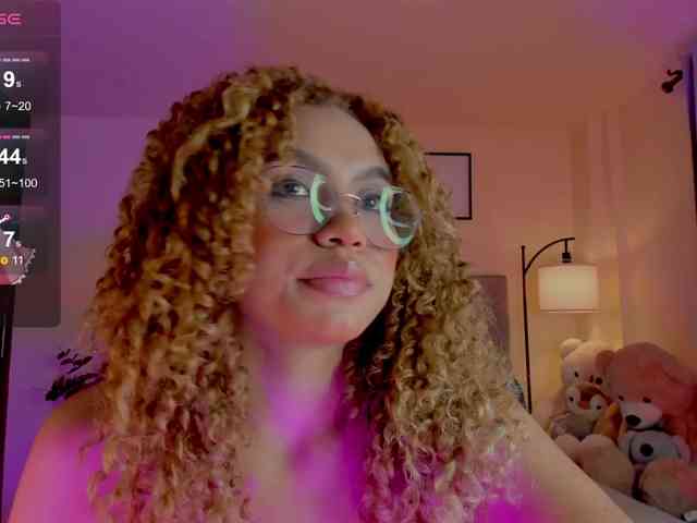Ximena-sotto webcam