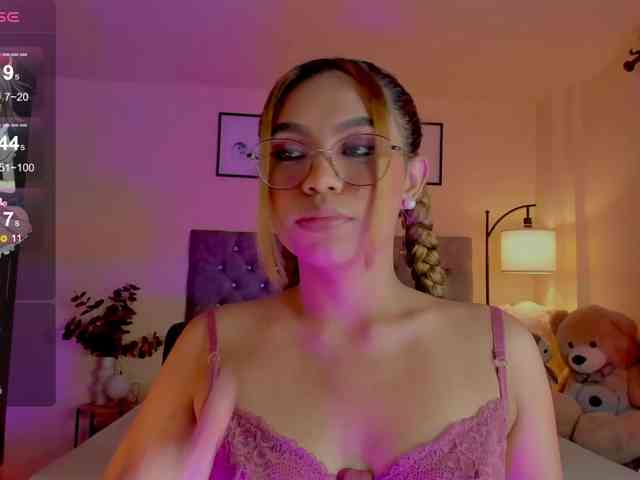 Ximena-sotto webcam