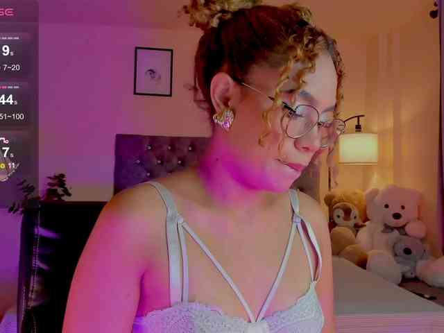 Ximena-sotto webcam