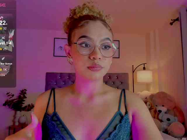 Ximena-sotto webcam