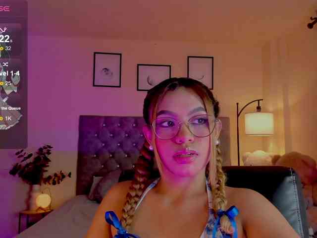 Ximena-sotto webcam