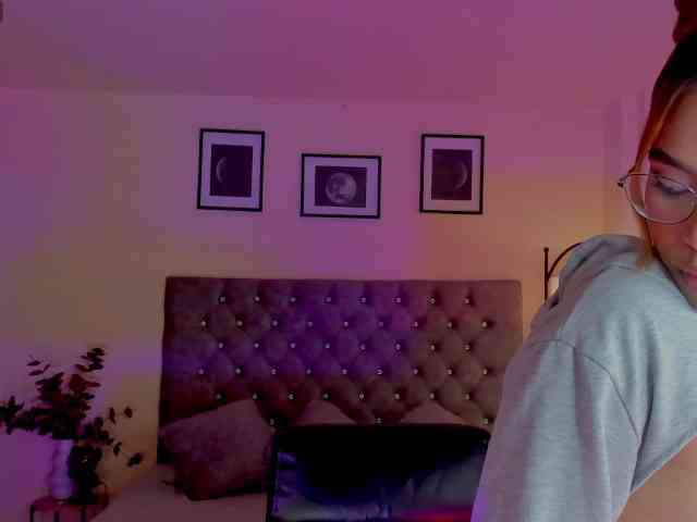 Ximena-sotto webcam